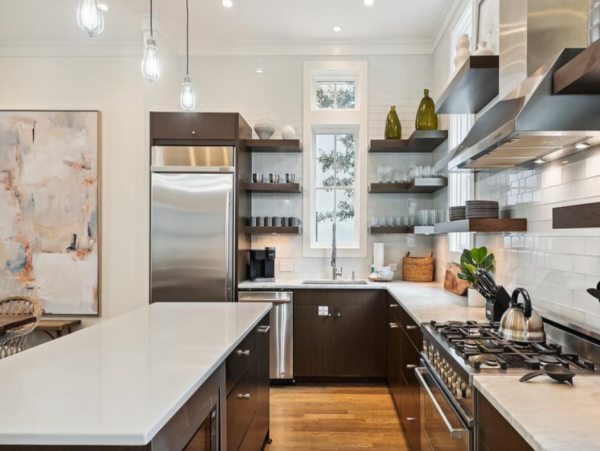 Gorgeous 5 Bedroom Rental with Carriage House