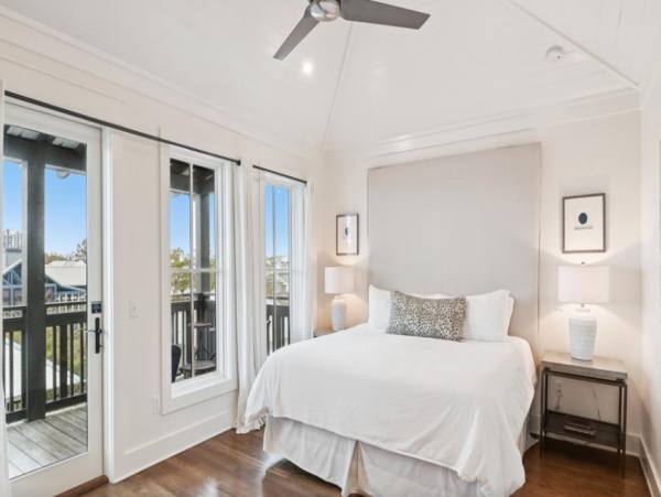 Gorgeous 5 Bedroom Rental with Carriage House