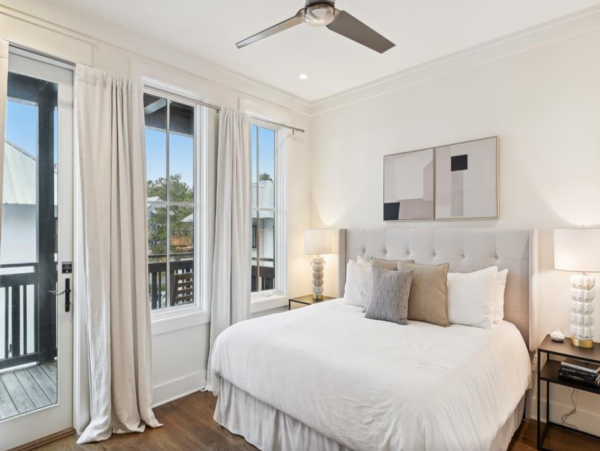 Gorgeous 5 Bedroom Rental with Carriage House