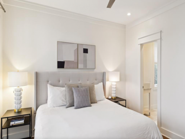Gorgeous 5 Bedroom Rental with Carriage House