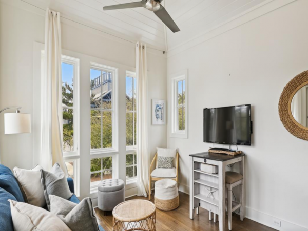 Gorgeous 5 Bedroom Rental with Carriage House