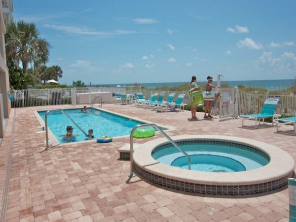 Beachfront Vacation Condo in Indian Rocks Sleeps Six