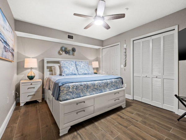 Beachfront Vacation Condo in Indian Rocks Sleeps Six