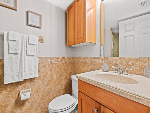 Beachfront Vacation Condo in Indian Rocks Sleeps Six