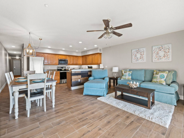 Beachfront Vacation Condo in Indian Rocks Sleeps Six