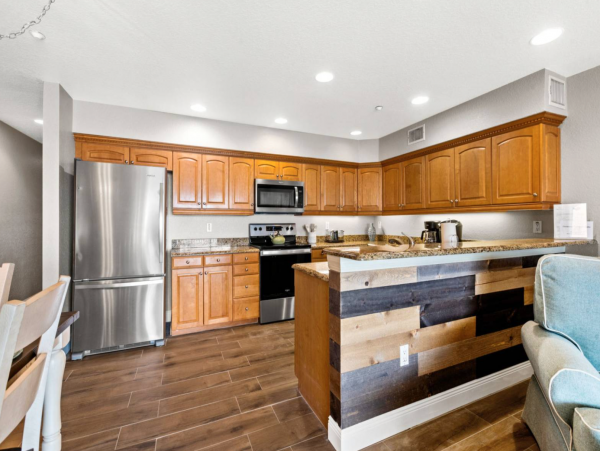 Beachfront Vacation Condo in Indian Rocks Sleeps Six