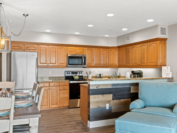 Beachfront Vacation Condo in Indian Rocks Sleeps Six