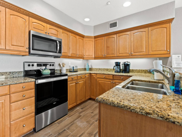 Beachfront Vacation Condo in Indian Rocks Sleeps Six