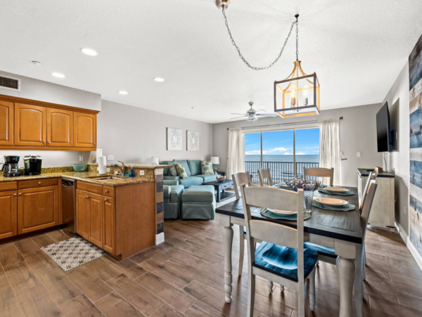 Beachfront Vacation Condo in Indian Rocks Sleeps Six