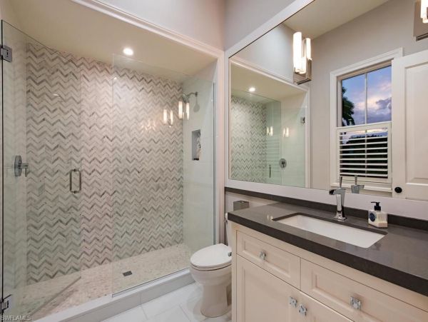 Walk to Beach Five Bedroom Luxury Vacation Home in Naples