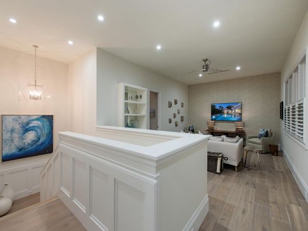 Walk to Beach Five Bedroom Luxury Vacation Home in Naples