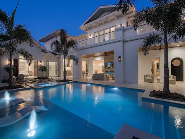 Walk to Beach Five Bedroom Luxury Vacation Home in Naples