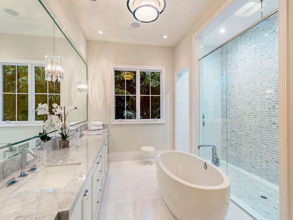 Walk to Beach Five Bedroom Luxury Vacation Home in Naples