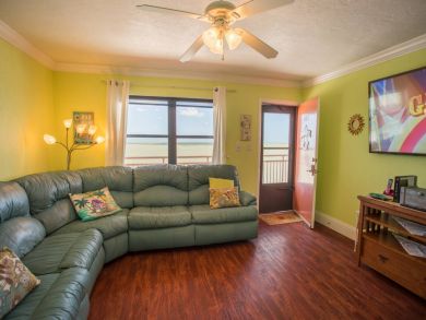 Treasure Island Condo 931840 Treasure Island Condo 931840