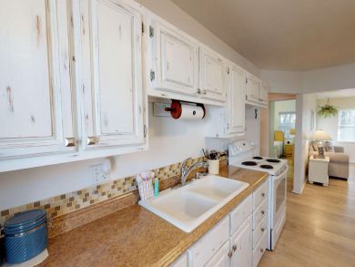 St. Petersburg Home 931850