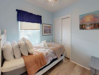 St. Petersburg Home 931850