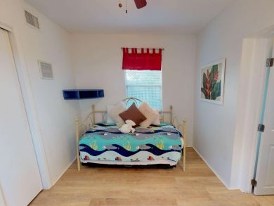 St. Petersburg Home 931850