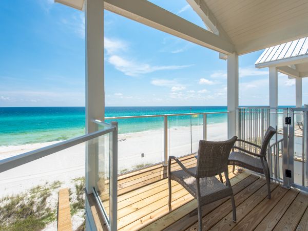 Oceanfront Vacation Home in Panama City Sleeps 20 Guests