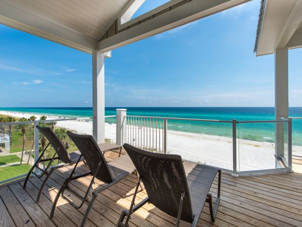 Oceanfront Vacation Home in Panama City Sleeps 20 Guests
