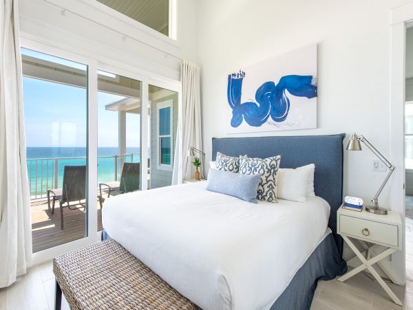 Oceanfront Vacation Home in Panama City Sleeps 20 Guests