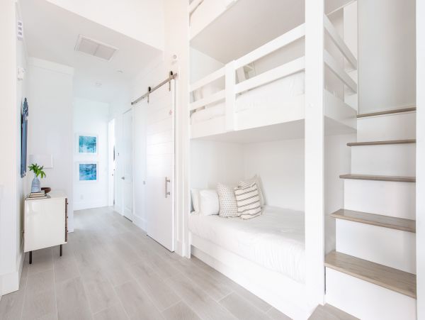 Oceanfront Vacation Home in Panama City Sleeps 20 Guests