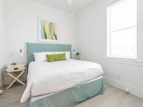 Oceanfront Vacation Home in Panama City Sleeps 20 Guests