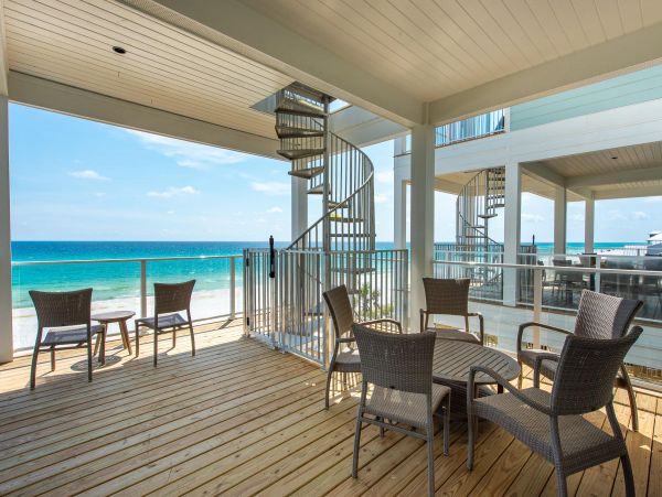 Oceanfront Vacation Home in Panama City Sleeps 20 Guests