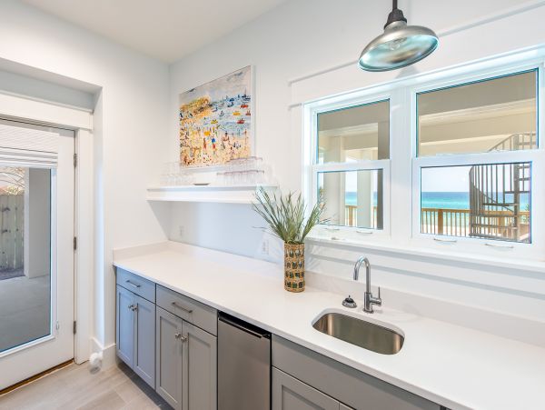 Oceanfront Vacation Home in Panama City Sleeps 20 Guests