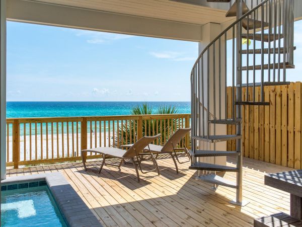 Oceanfront Vacation Home in Panama City Sleeps 20 Guests