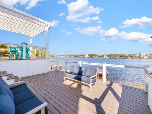 Walk to Beach 7BDR Lakefront Vacation Residence in Seagrove Beach