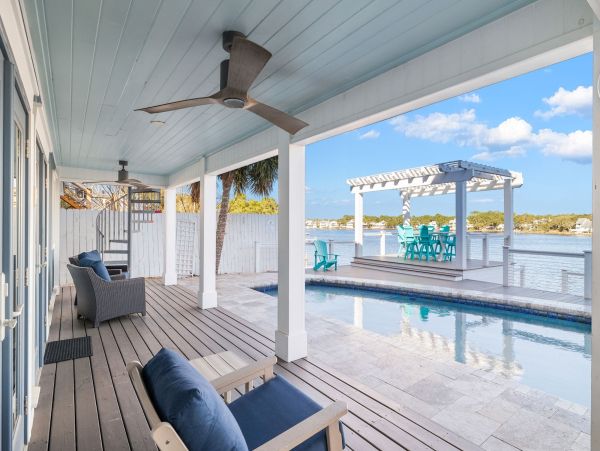 Walk to Beach 7BDR Lakefront Vacation Residence in Seagrove Beach