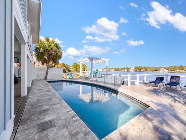 Walk to Beach 7BDR Lakefront Vacation Residence in Seagrove Beach