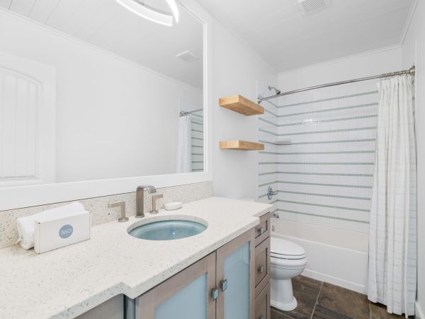 Walk to Beach 7BDR Lakefront Vacation Residence in Seagrove Beach
