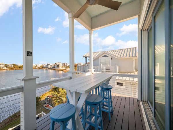 Walk to Beach 7BDR Lakefront Vacation Residence in Seagrove Beach