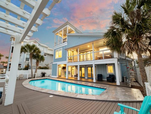 Walk to Beach 7BDR Lakefront Vacation Residence in Seagrove Beach