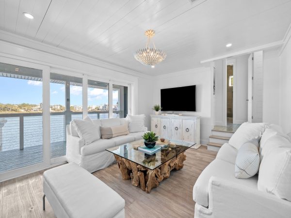 Walk to Beach 7BDR Lakefront Vacation Residence in Seagrove Beach