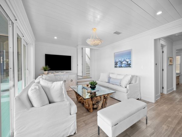 Walk to Beach 7BDR Lakefront Vacation Residence in Seagrove Beach