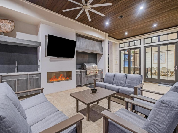 Walk to Beach 9 Bedroom Home in Destin Sleeps 30 Guests