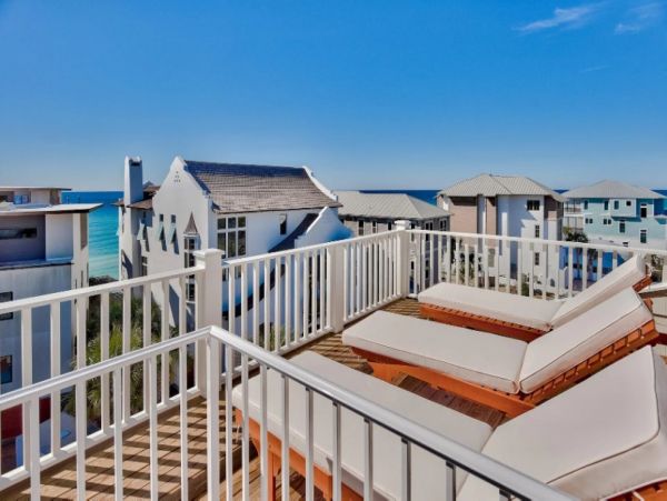 Rosemary Beach Home with Eight Bedroom and Balcony