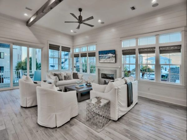 Rosemary Beach Home with Eight Bedroom and Balcony