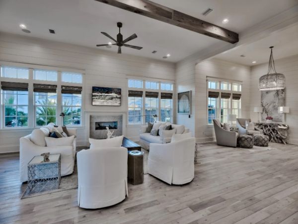 Rosemary Beach Home with Eight Bedroom and Balcony