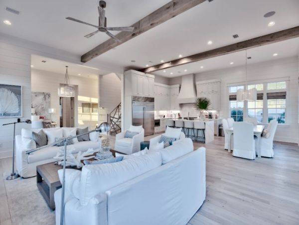 Rosemary Beach Home with Eight Bedroom and Balcony