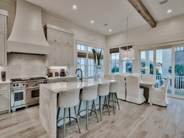 Rosemary Beach Home with Eight Bedroom and Balcony