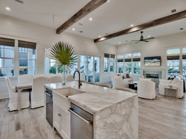 Rosemary Beach Home with Eight Bedroom and Balcony