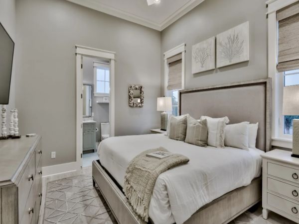 Rosemary Beach Home with Eight Bedroom and Balcony