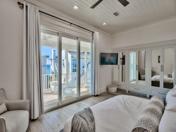 Rosemary Beach Home with Eight Bedroom and Balcony