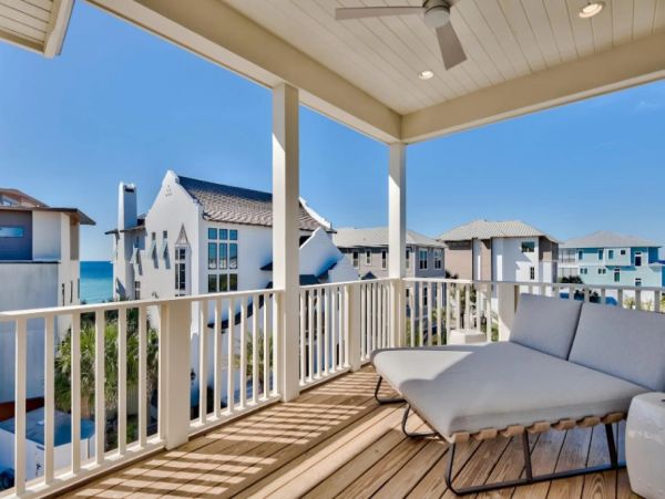 Rosemary Beach Home with Eight Bedroom and Balcony