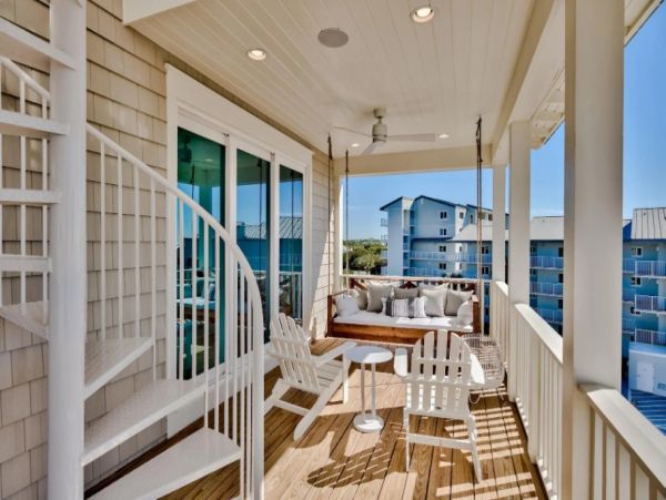 Rosemary Beach Home with Eight Bedroom and Balcony