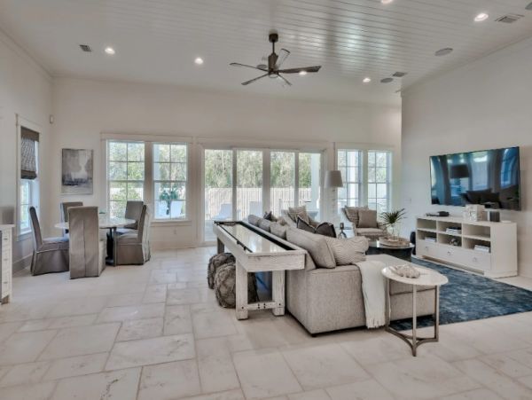 Rosemary Beach Home with Eight Bedroom and Balcony