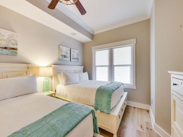 Luxurious Beachfront 4-Bedroom Condo with Gulf Views - Perfect Family Getaway